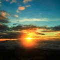 Berburu Sunrise dari Gunung - Gunung di Indonesia