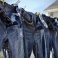 Cara Mencuci Jeans Tanpa Merusaknya
