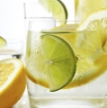 Fakta, Irisan Lemon pada Gelas Berpotensi Menularkan Penyakit
