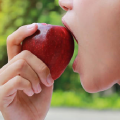 Cara Terbaik Makan Apel untuk Dapatkan Manfaatnya