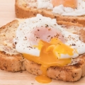 4 Cara Berbeda Memasak Telur dengan Microwave