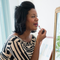 Menggunakan Lipstik Jenis Ini Dapat Menyebabkan Kanker Payudara