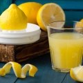 Bisakah Air Perasan Lemon Meringankan Rambut Anda?