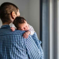 5 Tips untuk Ayah Baru Membangun Bonding dengan Anak