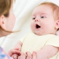 Bayi Merespon Lebih Cepat Sebelum Bisa Berbicara