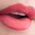 4 Cara Mengaplikasikan Lipstik pada Bibir Kering