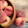 Peach vs. Nectarine: Apa Perbedaan Antara Keduanya?