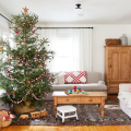5 Tips Menjaga Pohon Natal Asli Tetap Hidup