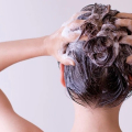 Apakah Rambut Anda Perlu Deep Cleanse? Para Ahli Mengatakan Ya