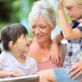 7 Cara untuk Mempererat Ikatan Anda dengan Cucu-cucu Anda