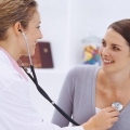 Studi: Dokter Wanita Melakukan Pekerjaan yang Lebih Baik daripada Pria