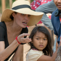 Lewat Film Barunya, Angelina Jolie Berbagi Saran untuk Remaja Putri