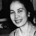 Kisah Cinta Soekarno - Hartini Dalam Dua Buku Biografi