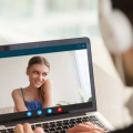 Aturan Mengobrol Lewat Video Call dengan Kencan Online Anda