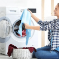 Laundry Hacks: Hilangkan Bau, Mengeringkan Handuk, Cegah Kaus Kaki Tercecer
