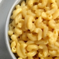 Survei, Orang Lebih Suka Makan Mac and Cheese dengan Alat Ini