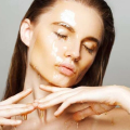 5 Cara Menambahkan Madu Pada Skincare Rutin Anda