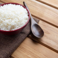 Kabar Baik! Makan Nasi Putih Hangat Sebelum Tidur Punya Segudang Manfaat