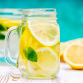 Manfaat Ajaib Segelas Air Lemon