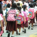 Remaja Diusulkan Masuk Sekolah Lebih Siang dari Anak-Anak