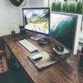 8 Cara Untuk Meramaikan Meja Kantor yang Membosankan
