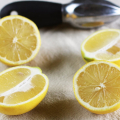 Selama Ini Anda Salah Memotong Lemon, Begini Cara yang Benar