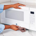 Haruskah Anda Membersihkan Filter Microwave Anda?