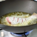 Trik Menggoreng Ikan Anti Lengket