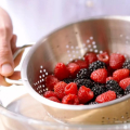 DIY! Ini Cara Memilih, Menyimpan, Mencuci, dan Membekukan Berry Jadi Lebih Mudah