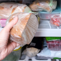 Inilah Alasan Anda Tidak Boleh Menyimpan Roti di Kulkas