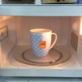 Tidak Perlu Merebus Lagi, Menghangatkan Teh Cukup dengan Microwave