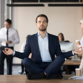 3 Cara Cepat dan Mudah untuk Menenangkan Stres saat Bekerja