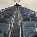Tips Membersihkan Kursi Pesawat Jika Terpaksa Bepergian di Tengah Corona
