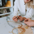 Simak Keterampilan yang Dibutuhkan untuk Jadi Desainer Perhiasan, Anda Siap?
