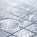 Cara Membersihkan Saluran Air Shower dan Mencegahnya Dari Bau