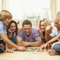 Bagaimana Membuat Malam Permainan Keluarga Menjadi Tradisi Mingguan