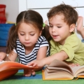 Tips Membiasakan Waktu Membaca di Rumah dengan Anak