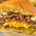 Burger Isi Penuh Kebaikan Keju  3 Resep Mudah yang Cocok untuk Hari Spesial
