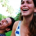 Tertawa Bersama Pasangan Ternyata Mampu Tingkatkan Kemesraan