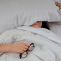 Penyebab Wanita Paruh Baya Susah Tidur, Ini Cara Mengatasinya